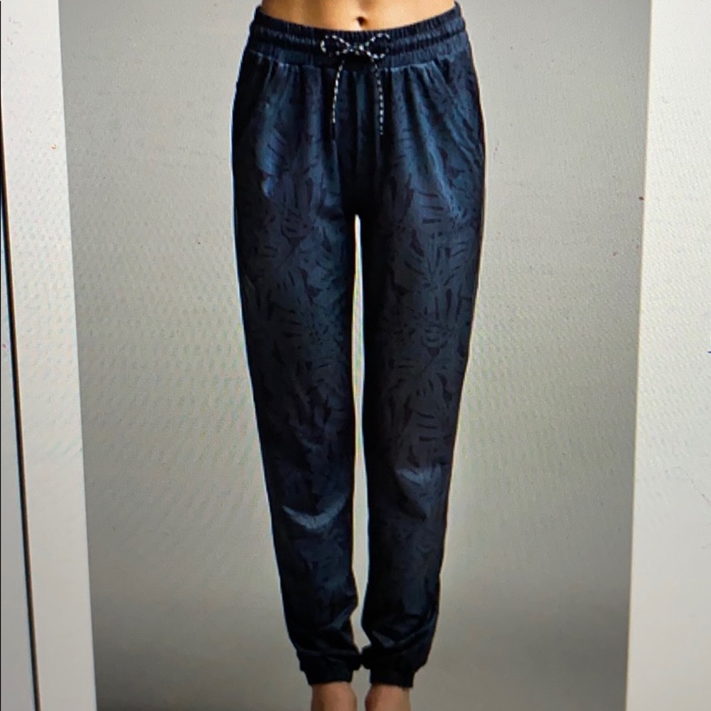 Titika Aruba joggers new grey black 2